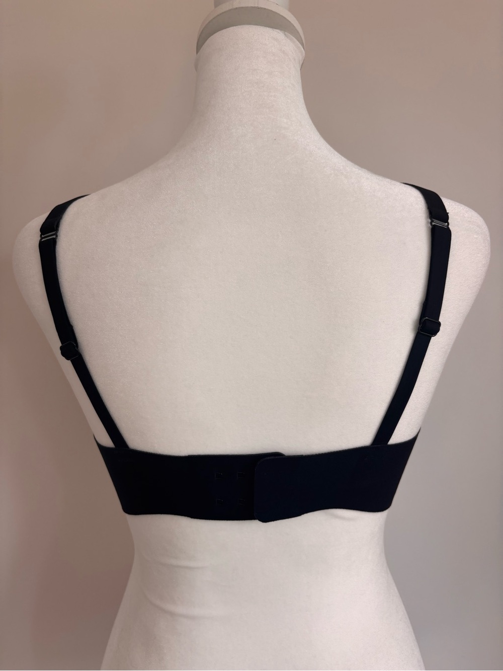Bombas No Show Plunge Bralette in Black S - Picture 6 of 10